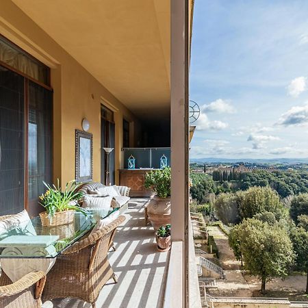 Porta Tufi Luxury Apartment With Private Parking! Siena Buitenkant foto