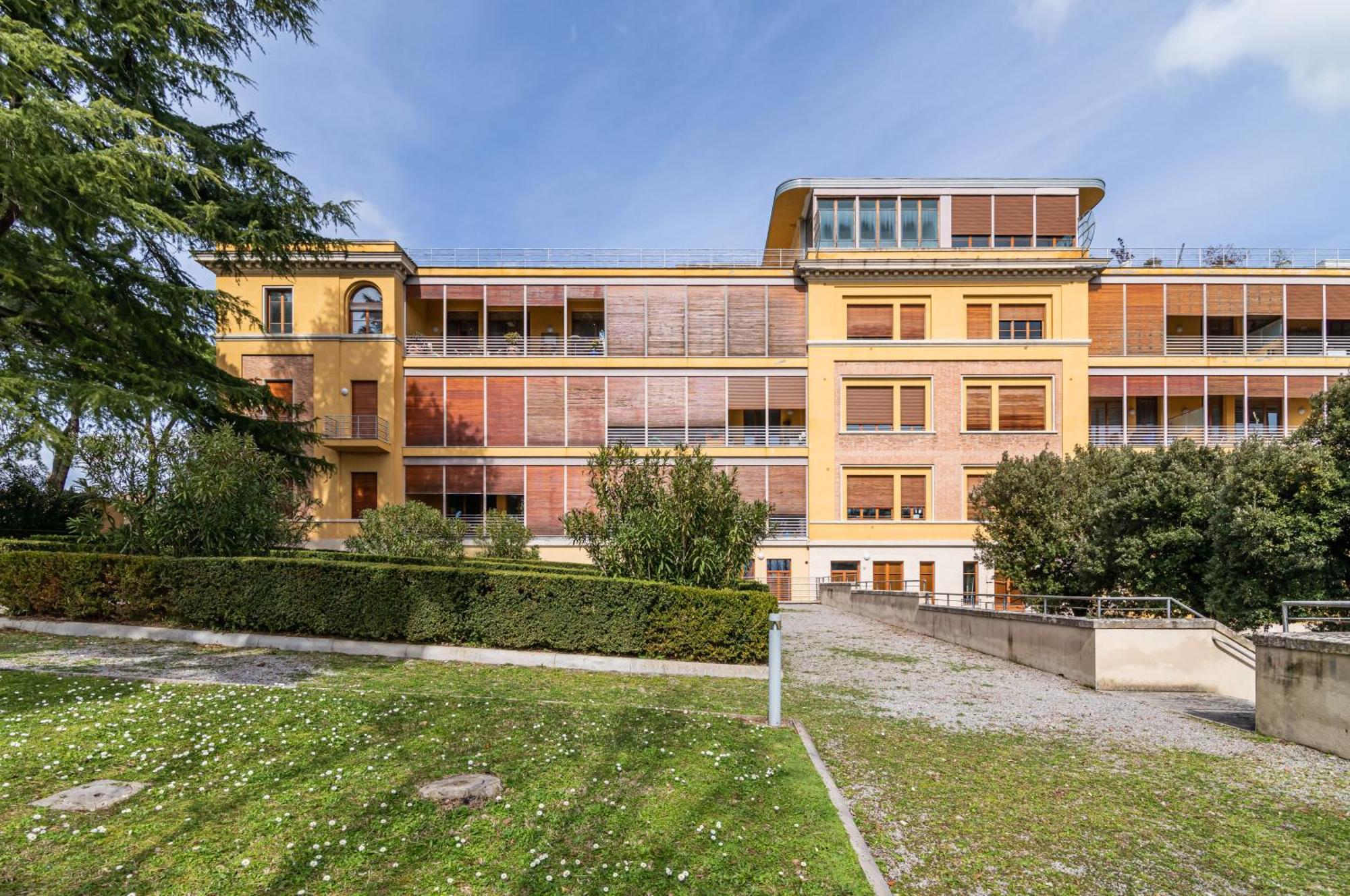Porta Tufi Luxury Apartment With Private Parking! Siena Buitenkant foto