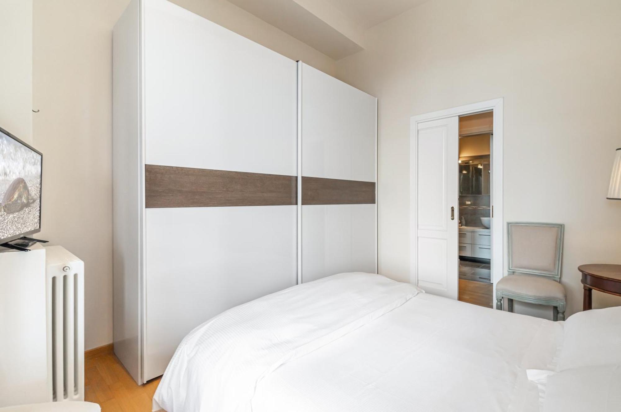 Porta Tufi Luxury Apartment With Private Parking! Siena Buitenkant foto